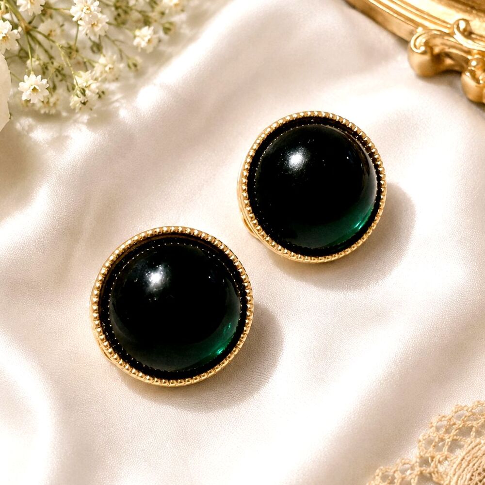 Vintage Gold Tone Emerald Green Cabochon Clip On Earrings 13/16"